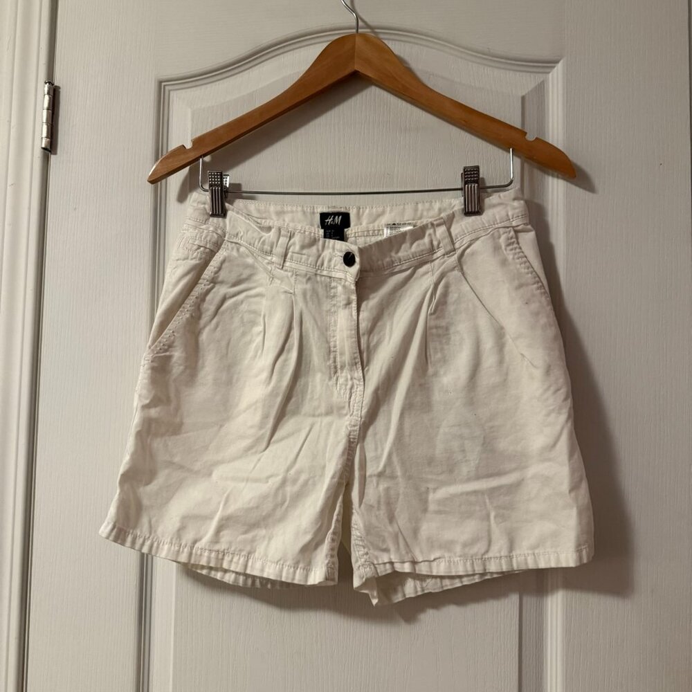 ⭐️$5, spend over $20 - H&M vintage white short waist